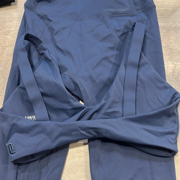 Liason the label X Sydney Adams - Picture 5 of 6